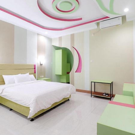 Sartini Inn Jogja Yogyakarta Exterior photo